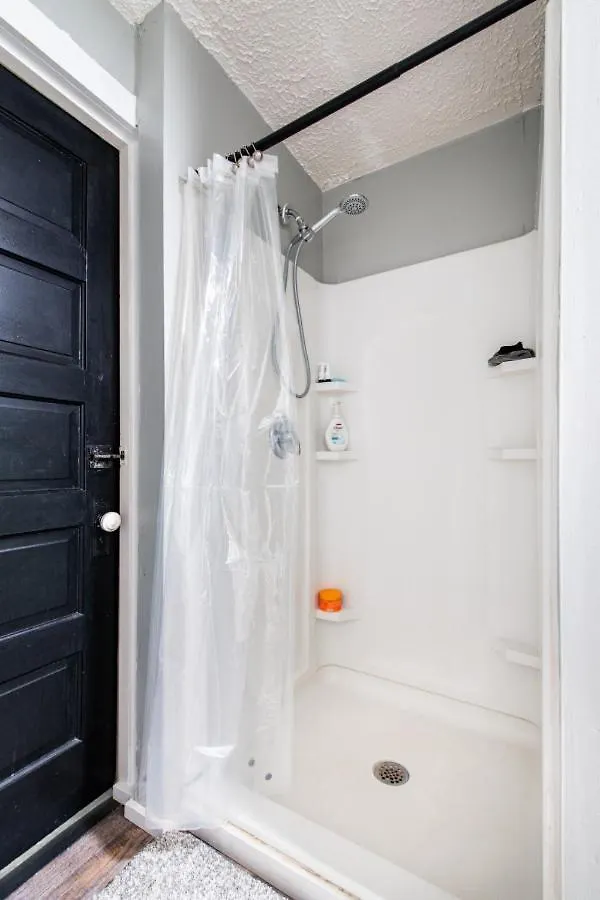 Suite Near Downtown Louisville, Ky - Suite IX Louisville